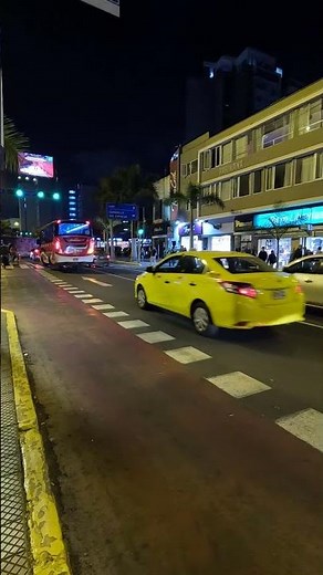Asi luce la AV LARCO EN MIRAFLORES 🌙 De NOCHE en LIMA PERU 🇵🇪 2025