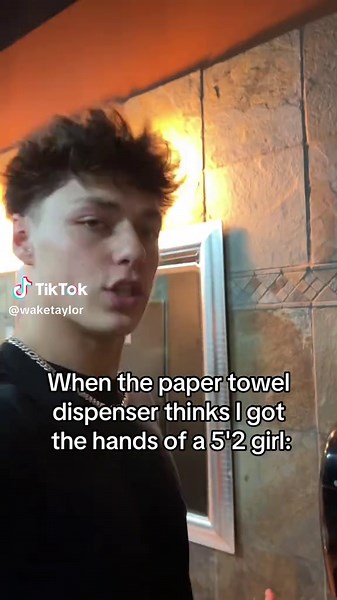 Funny Moments in Public Bathrooms Inspired by 22 Jump Street