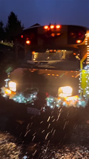 ✨🎄 Holiday spirit on wheels! 🎄✨ Indigo Ridge Country Roads rolled into the annual Willapa Harbor Holiday Parade in style this year—literally! Our team spent the day transforming the Country Roads bus into a rolling winter wonderland, and we had the BEST time doing it. From twinkling lights and pine boughs to kiddos laughing and animals cheering us on from home, this parade felt like pure magic. ❄️💚 Community, creativity, connection—that’s what this season is all about, and we’re so grateful t