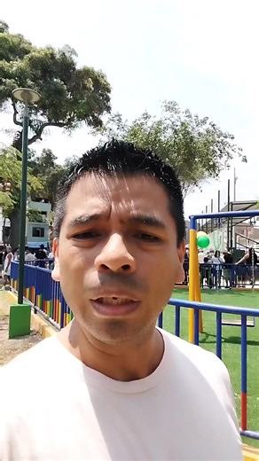 algunos vecinos del Distrito de San Martin de Porres se comunicaron conmigo para denunciar que hay una política sistematizado de cercar las canchitas que eran de libre acceso para que solo puedan ser usadas por quienes paguen. #Condevilla #SanGermán #Palao #Dibujitos #backyardigans