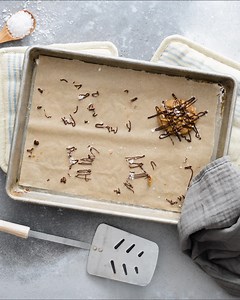 Sweet. Salty. Peanut buttery. Chocolatey. What's not to love?? Get this incredibly pretty and easy recipe for Flourless Salted Peanut Butter Chocolate Chip Cookies from our NEW book "The Atkins 100 Eating Solution". Inside you'll find 50 delicious recipes, cutting edge low carb science, and tips for living low carb while enjoying every meal. | Atkins