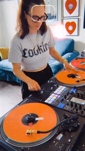 Annalyze on Instagram: "Freestyle loops? Why not?! Just trying to enjoy the rest of my Summertime, summertime 🌴✨🌴 #freestylefriday"