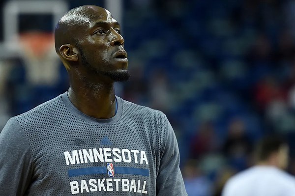 Kevin Garnett reunites with Timberwolves, will finally have No. 21 jersey retired by franchise