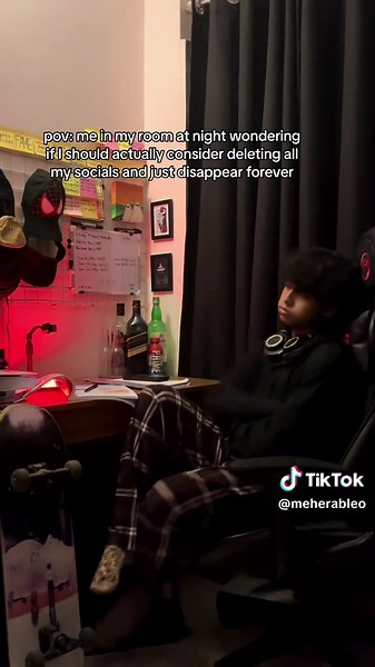 Considering a Digital Detox: Is Time to Disconnect?