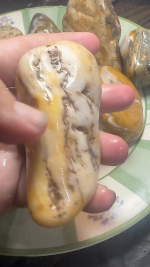 Auction: 3.5 Polished rocks/Prairie agates starting bid $10 with min .25 increments starts now ends Saturday Nov 22nd@6:15 PM MT/7:15 PM CT/8:15 PM ET. Shipping $12 this will take the majority of a box and shipping will likely go to $20 but combine ship. | Agates for sale