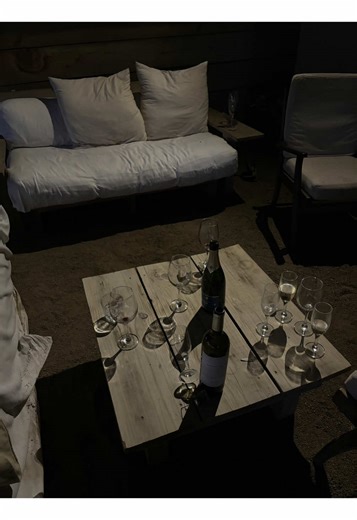 yes I’m wearing yellow socks