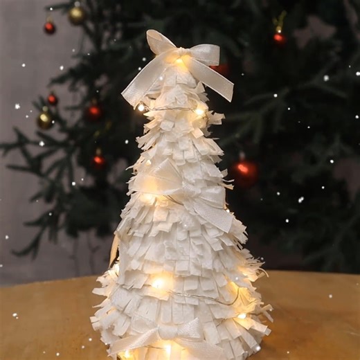 DIY tissue paper Christmas tree | Life and Fun Story