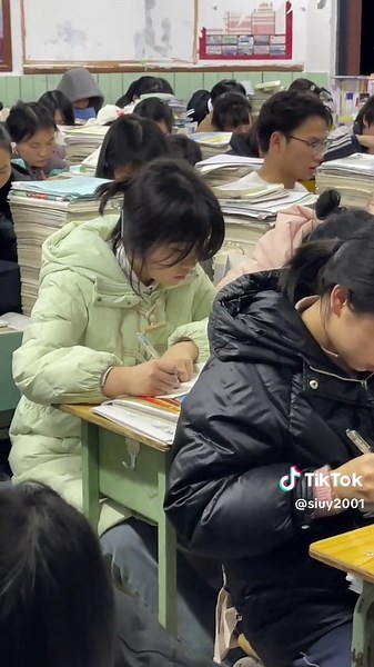 Belajar Meski Ngantuk: Video Orang Cina Menginspirasi