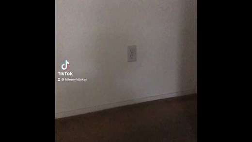 Me downloading watching Taylormadeclips Blueberry in a nutshell while check in the room. LOL #blueberry #charlieandthechocolatefactory #fbi #meme