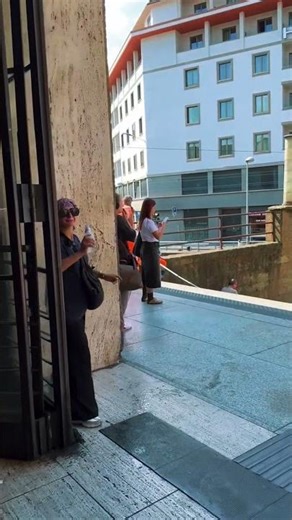 Pickpocket's Plan Gets Disrupted 😏