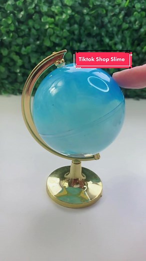 This Globe Slime was very kindly added un for free with one of my orders from @MAMIYA on the tiktok shop! It does come with a charm that I stupidly forgot to add. #slimereview #globeslime #tiktokshop #tiktokshopslime #mamiyauk
