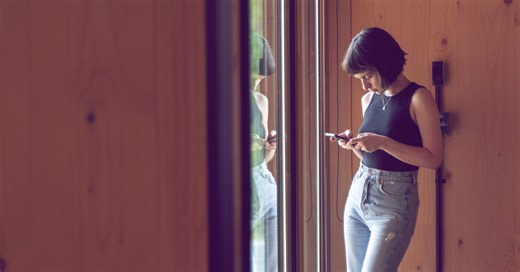 Phänomen Handynacken: Was zu viel Bildschirmzeit mit deinem Körper macht