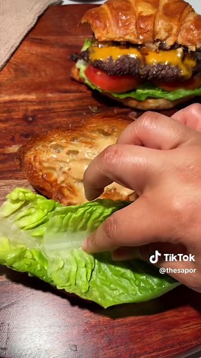 Croissant Smash Burgers Recipe for Easy Dinner