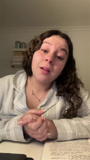 nunca suelo hacer esto, no me gusta; pero realmente sentí que podría ser de ayuda a muchas personas que se están sintiendo así ahora mismo, así como Dios me quebrantó a mí puede hacerlo contigo, la sangre de Jesús sigue teniendo poder, aún cuando no sintamos que sea así, es un hecho. #parati #viral #fyp #sangre #jesus