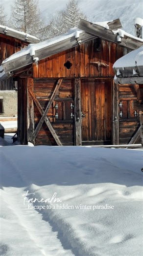 Hiking to Fanealm, an alpine village straight out of a picture book, with a snow-covered trail and an amazing mountain panorama ahead, every moment feels like a dream. | Falkensteiner Hotel Falkensteinerhof