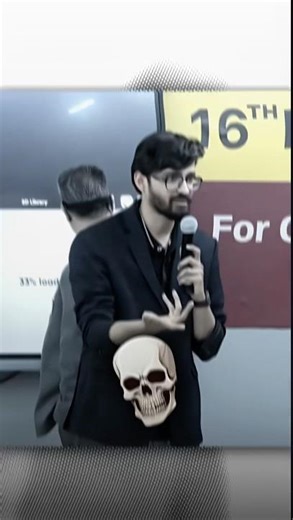 High Tech Classroom 😮‍💨 #alakhsir #physicswallah #youtubeshorts #vairalvideo #aura #iitachievers