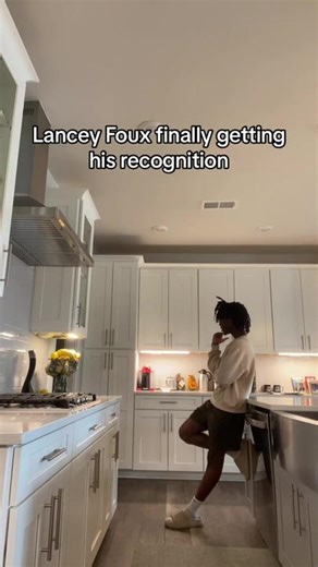 SAY SHE LOVE ME WHICH ONE LANCEY OR LANCEY 😫