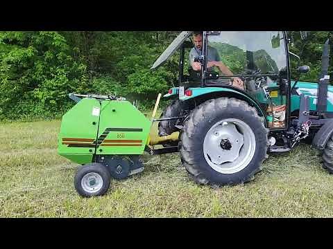 Arbos 2035 mit Rundballenpresse Hofman 850 (Kleinballenpresse)
