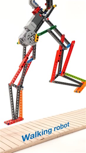 From robot leg to LEGO® walking robot!🙌 In this Legotechnic video, Brickspanda shows you how to turn a robot leg into a real walking robot, all from Legotechnic parts. #legotechnic #robot #engineering #legomoc #robotleg | Brickspanda