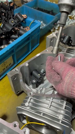 Batch Assembly ⚡ Rapid Internal Oil Sensor Installation on BISON Engines #BatchAssembly #OEMODM