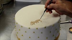 128 reactions · 81 shares | How to make Diamond Patterns on Cake with...