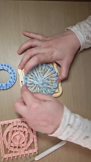 Flower Loom So easy to decorate With all kinds Knitting loom for beginners step by step #knitting #crochet #scarf #knitting_loom_eljammari | Ouabd Zaina | Facebook