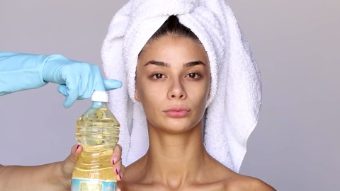 Trying a makeup look with everyday kitchen items