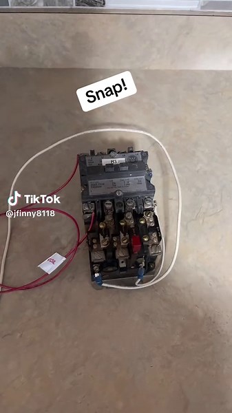 Heres part 2 to contactor on the counter, the humming is due to the contactors coil being old and degraded there could be other reasons im unsure of aswell. This one would lose magnetism when installed so it needed to be replaced If you would like to see more stuff like this feel free to follow I try to post weekdays when possible #electrician #fyp #maintenance #electric #wires