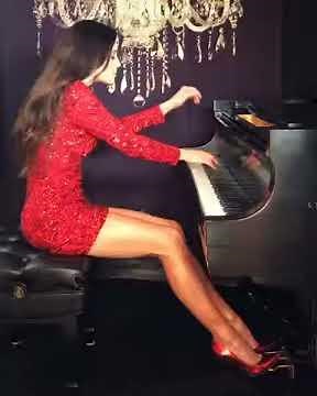 Lola Astanova - Moonlight Sonata 3rd Movement by Beethoven