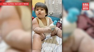 WATCH: A video on TikTok showing a baby playing with baby powder was adored by the netizens. Liam, 2 years old, was caught by her mother playing with his baby powder. Instead of being mad, she and her husband couldn’t help but laugh at his son. “Nanaig na lang po yung tuwa dahil sa ka-cutan niya at (sa) inosenteng mukha ni Liam. Para po kasing espasol,” she said. Video courtesy: Don Liam | TikTok | Global Daily Mirror