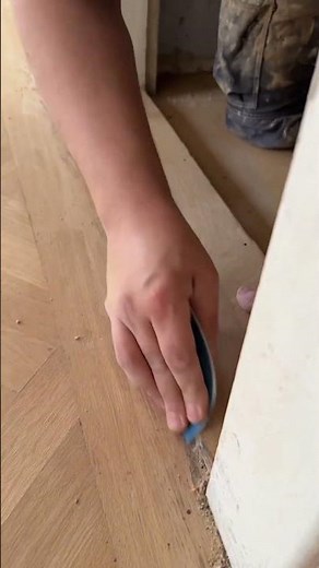 Alte Türstaffel händisch abschleifen und versiegeln #shorts
