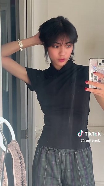 Exploring Androgynous Styles and Self-Expression