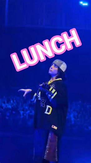 Billie Eilish ' LUNCH ' Amazing❤️💋❤️ Hit Me Hard And Soft Tour. #billieeilish #beautiful #memories