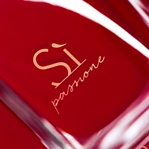 104 reactions · 12 shares | SI PASSIONE by GIORGIO ARMANI. The new captivating, bold fragrance made for her. Available now at Macy's. | Armani beauty | Facebook
