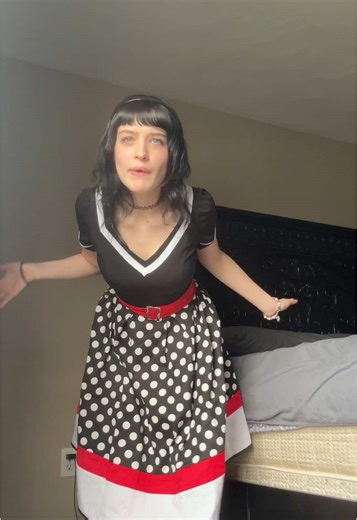 Stylish Tan Shoes with Pink Shoelaces for Vintage Look