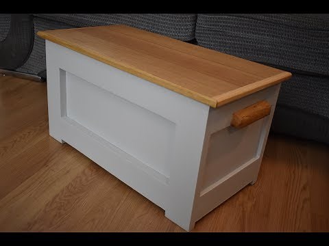 DIY Toy box from reclaimed wood