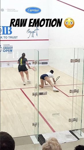 Extreme corner, unbelievable dive, outrageous splits 😮‍💨