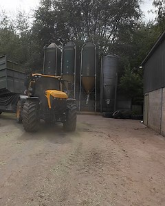 1.7K views · 56 reactions | Large and in charge. A #JCB 435S wheel loading shovel working the silage pit. Discover more: https://brnw.ch/21wLY2B. #WheelLoaderWednesday | JCB | Facebook