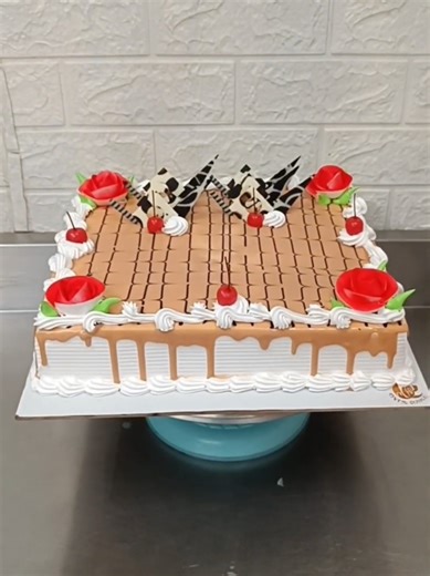 Butterscotch Cake Design Ideas for 2 Kg Square Cake