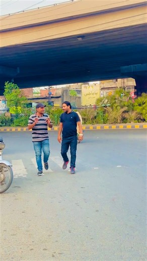 #pranksgonewrong #friendprank #familypranks #streetpranks #scaryprank | Joker Prank 2.0