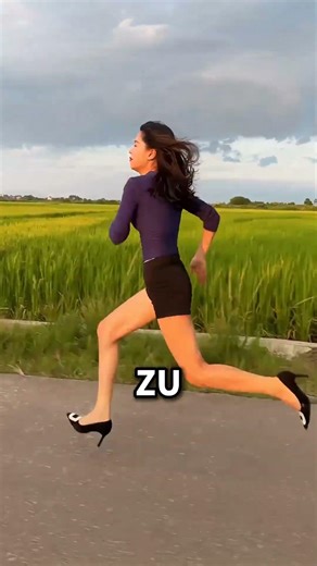 Laufen lernen in High Heels 👠✨ #HighHeels #Alltagsmomente