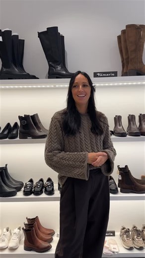 ER DU TIL LANGE STØVLER??? 🍁🍂 hvis ja - så kig lige med her 😍😜 vi har et kæmpe udvalg af alle typer lange støvler, og her ser du lige et lille smugkig af nogle af modellerne. Fra 899kr og op efter ❤️ Har du en yndlings støvle? - så giv os gerne lige et lille hint om hvilke, lige her i kommentarfeltet! 👇🏼 (der kommer nemlig nok en lille konkurrence på højkant i den kommende uge) 🔥 www.unik-sko.dk #langestøvler #efterårsstøvler #uniksko #modesko | UNIK