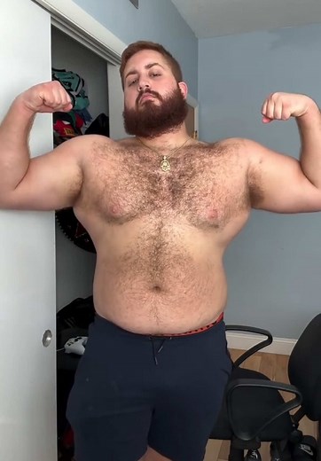 Squeeze me #fyp #viral #trending #beefy #sexy #bigboy #muscle