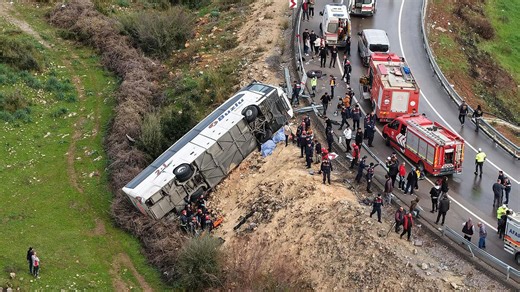 Turquie : neuf morts et 26 blessés dans un accident de bus à Antalya, un deuxième accident fait sept morts