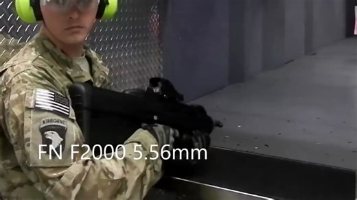 全自动SCAR-L FN F2000 StG44 P90 AUG射击