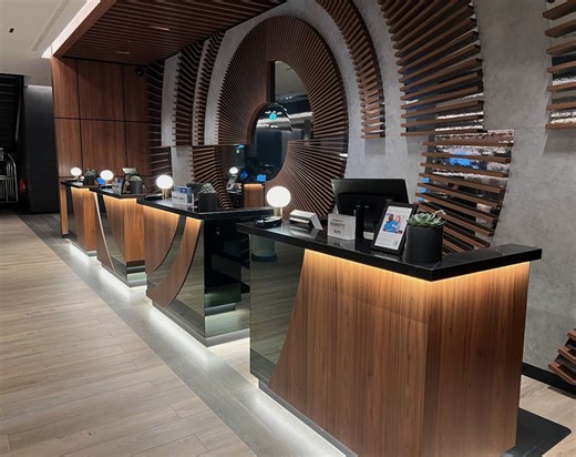 Tipping Hotel Front Desk Staff: Are Things Getting Out Of Hand?