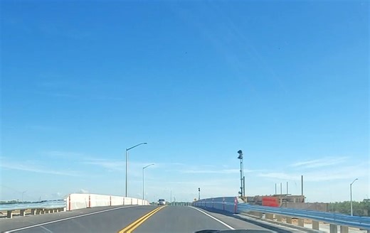St. Mary's Rd. overpass opens over South Perimeter