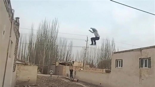 网络人物志第129期：传奇耐摔王ZETLIi