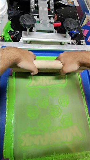 DIY Silkscreen printing Tshirts #screenprinting #shorts