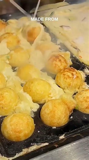 Takoyaki, japanese street food that make you happy 🤤 #streetfood #food #viral #fyp #cooking
